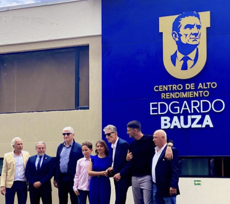 Edgardo Bauza ya tiene su lugar eterno en Liga: el CAR de Pomasqui lleva su nombre